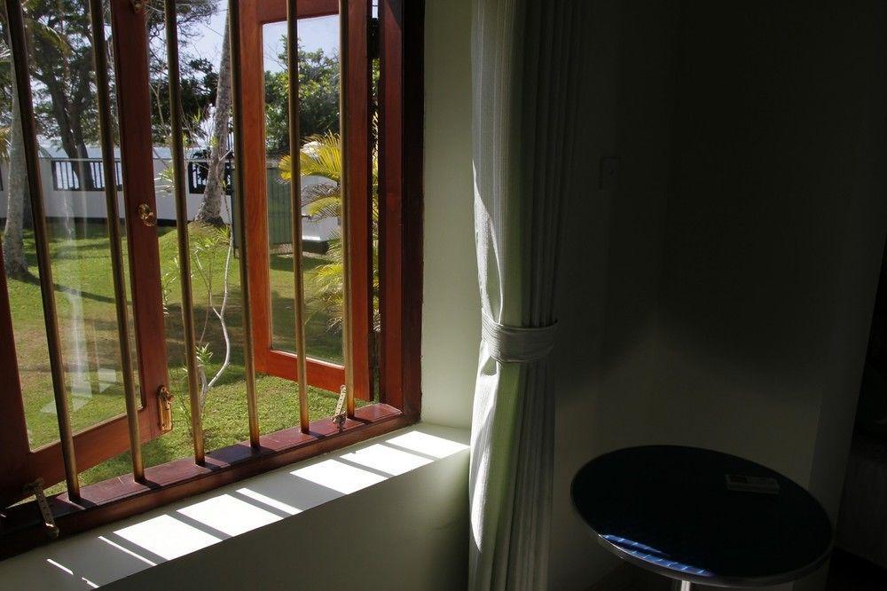 Acquabey Surf Villa Matara Eksteriør bilde